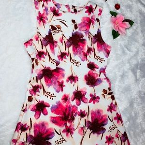 Sleeveless floral short dress